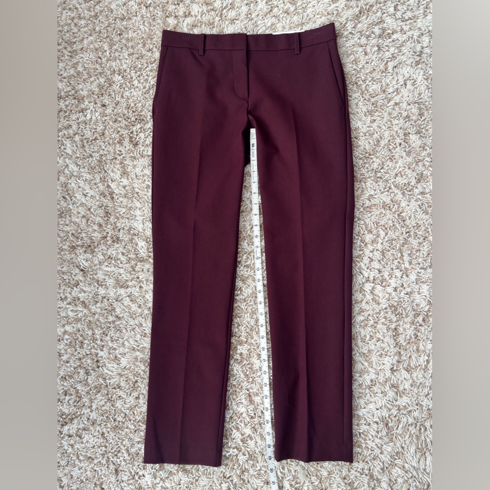 Ann Taylor Burgundy mid rise, ankle pants. NWT size 4Tall.